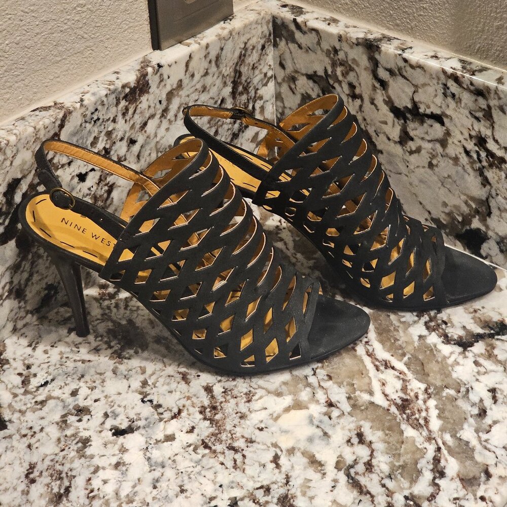 Ladies Nine West Size 10 M Leather High Heeled Shoes